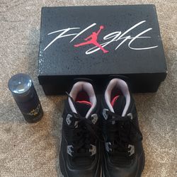 Air Jordan 4 “Bred” (2019) – Size 7Y (Women’s 8.5) 