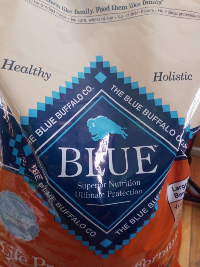The Blue Buffalo  For Large Dogs