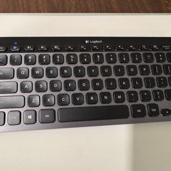 Logitech K810 Black/Gray Wireless Bluetooth Illuminated Keyboard RARE!!!