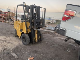 90 Gas Caterpillar Forklift 4000Lbs
