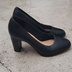 Clark's Round Toe Heel