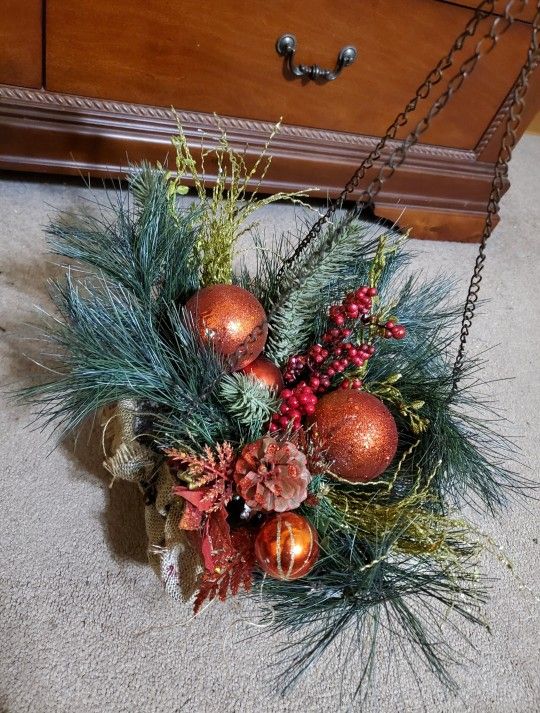 CHRISTMAS/HOLIDAY  DECORATIVE ITEMS PRICES IN DESCRIPTION 