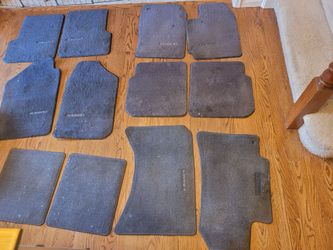 Subaru carpeted auto floor mats.