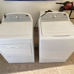 Whirlpool Cabrio Washer & Gas Dryer Set – High Efficiency