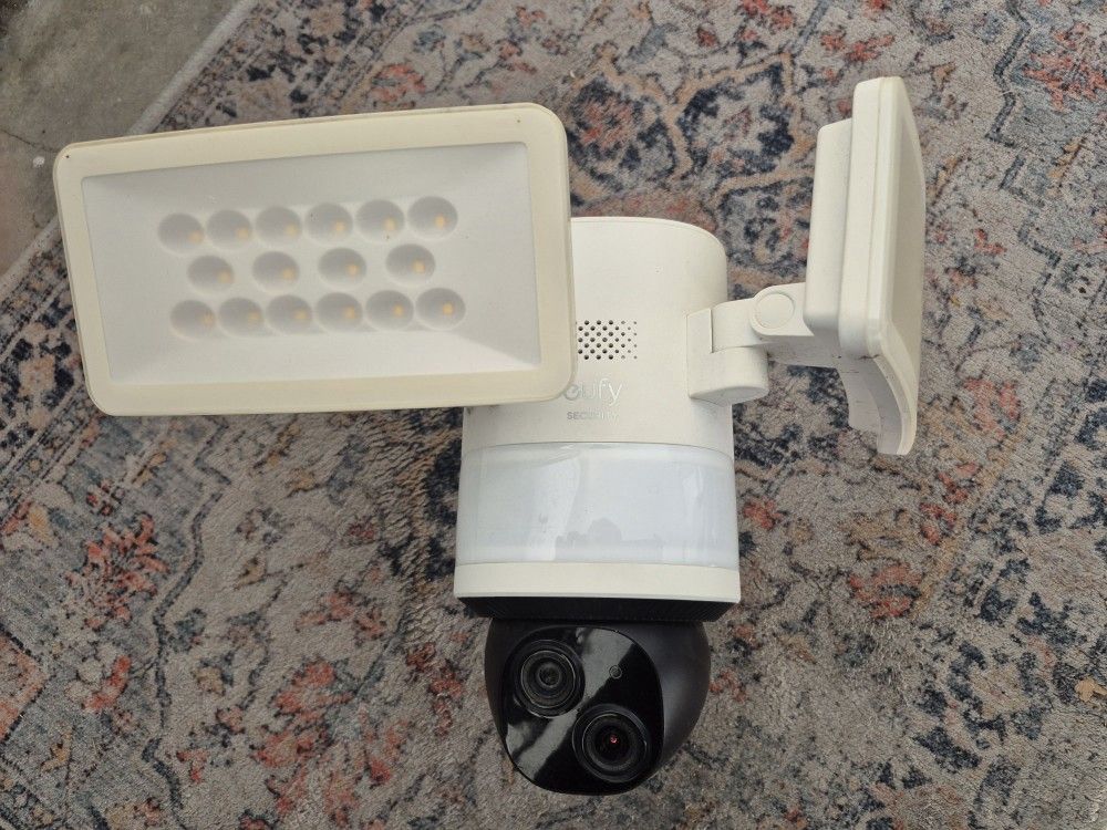 eufy Floodlight Camera E340
