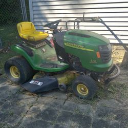 John Deere L118 Mower