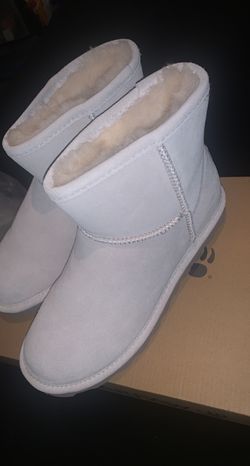 WOMEN BEARPAW BOOTS NEW SIZE 8