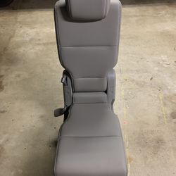 2011-2017 Honda Odyssey Second Row Middle Seat