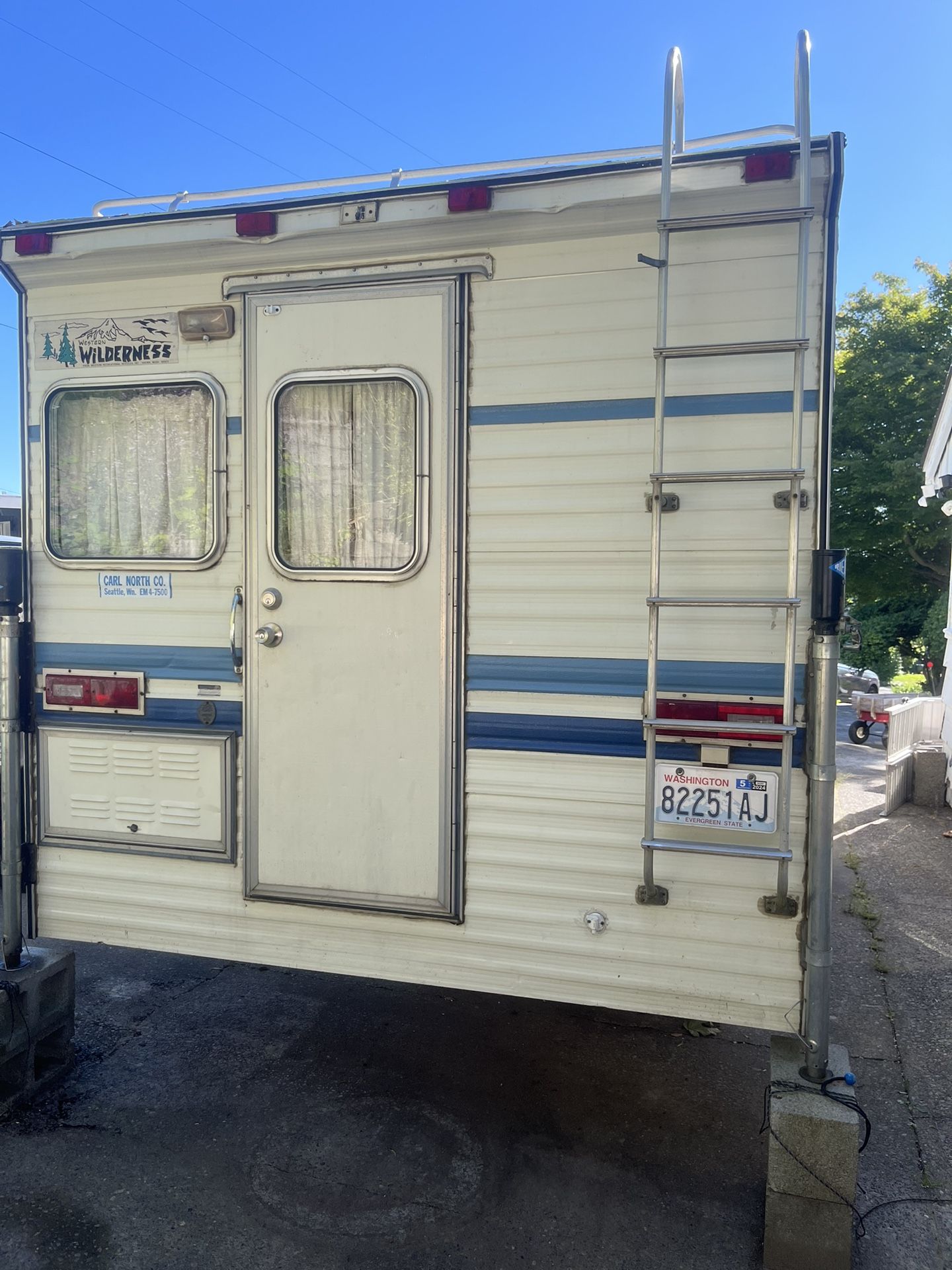 1979 Wilderness Camper – Clean & Fully Functiona