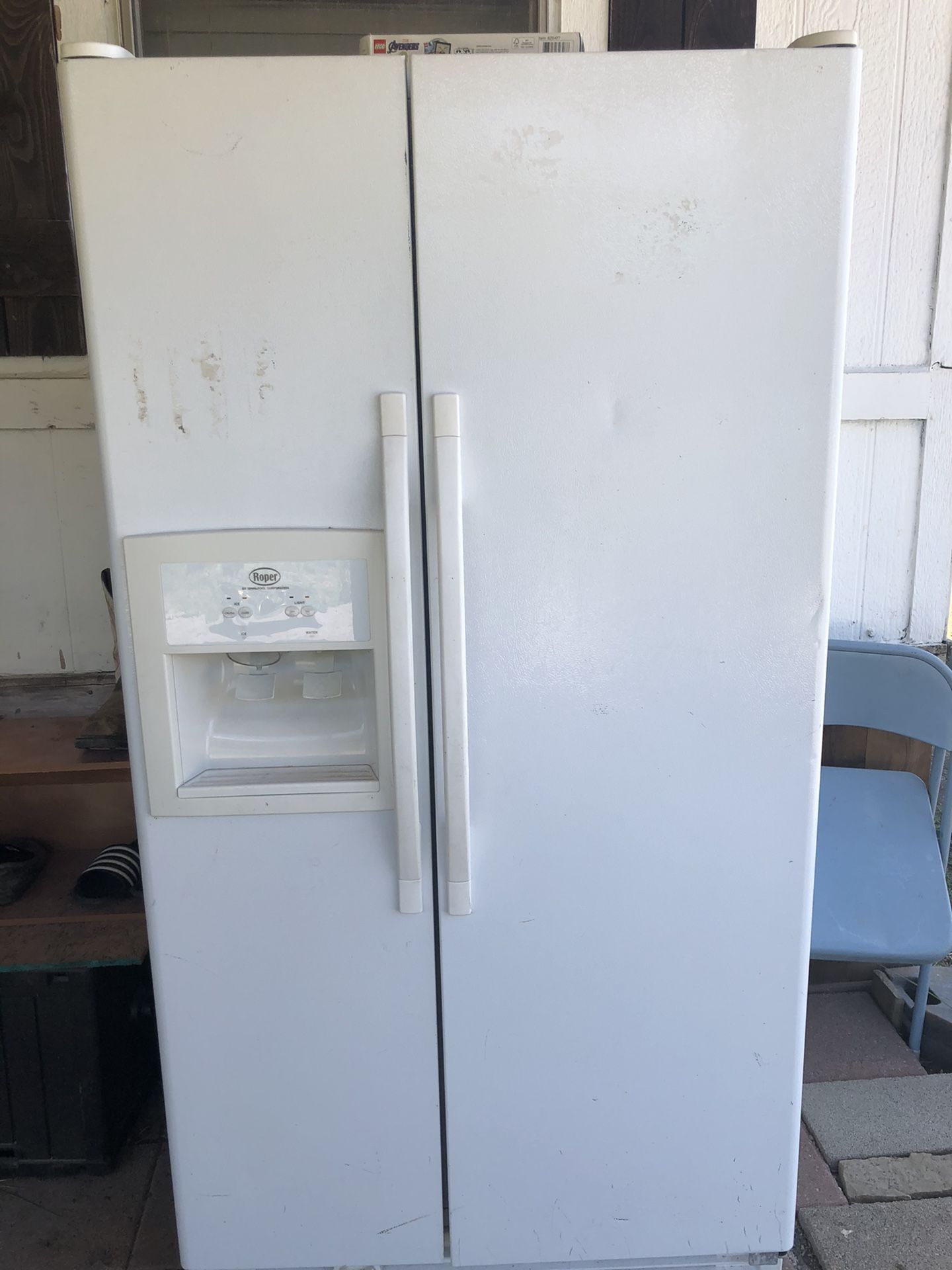 Refrigerator *****must be pick up in Decatur **