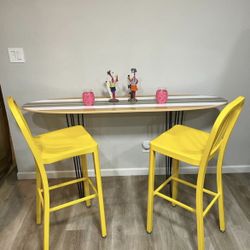 New, one-of-a-kind! Custom table and chairs for bar, patio / pool, game room, etc.