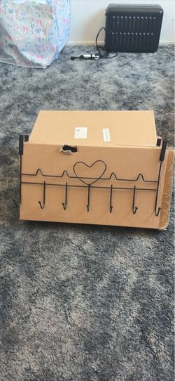 Black Metal Wall Hook Rack with Heart Detail