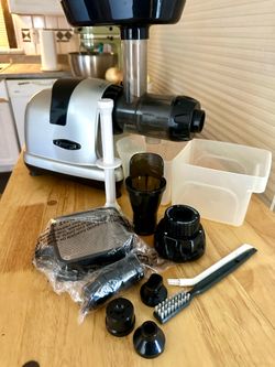 Omega Cold Press Juicer – $65 (Pro-Grade Health!)