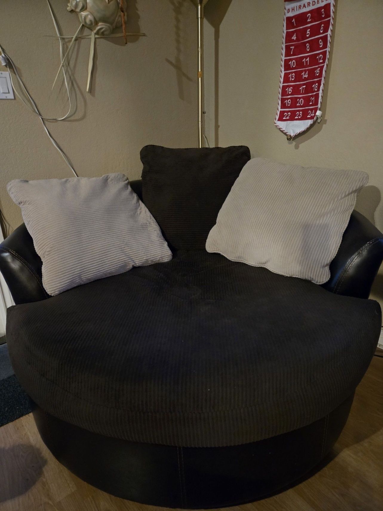 Ashley Furniture Oversized Swivel Accent Chair