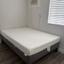 2 Beds and 1 Table Set