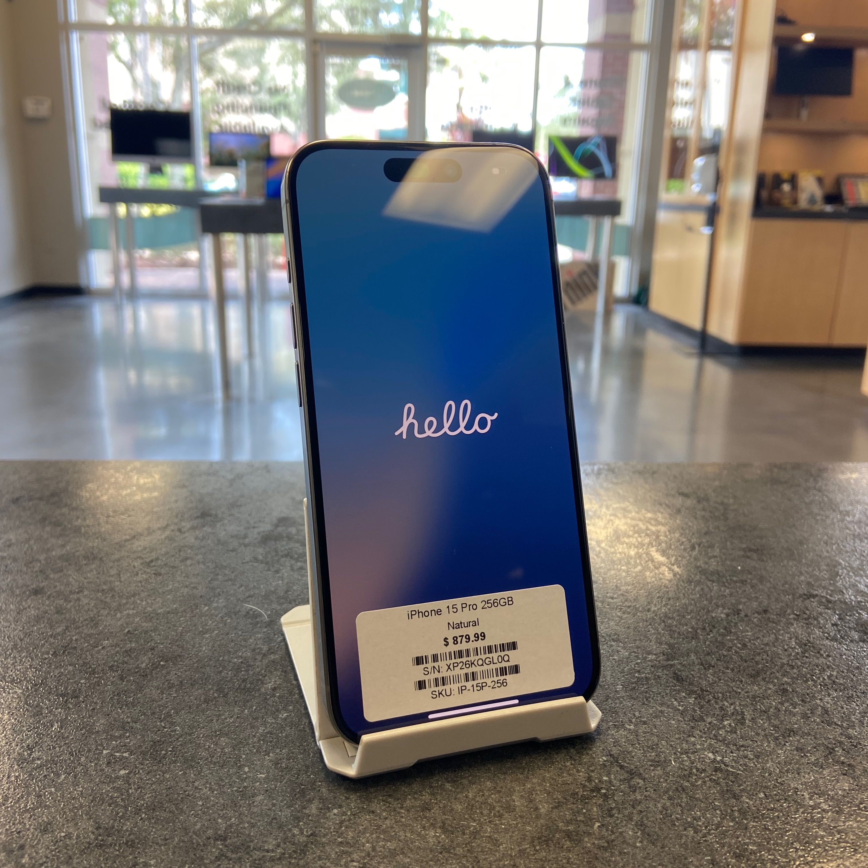 iPhone 15 Pro 256GB – Natural Titanium 📱✨