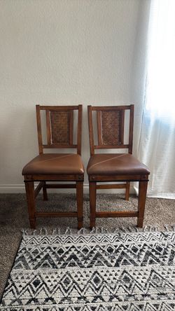 MOVING SALE 🚚 Set of 2 Wooden Counter Height Chairs