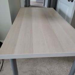 Desk / Table