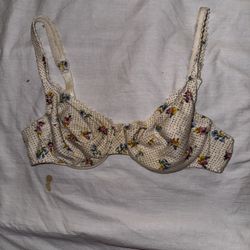 34B bra (new never worn)