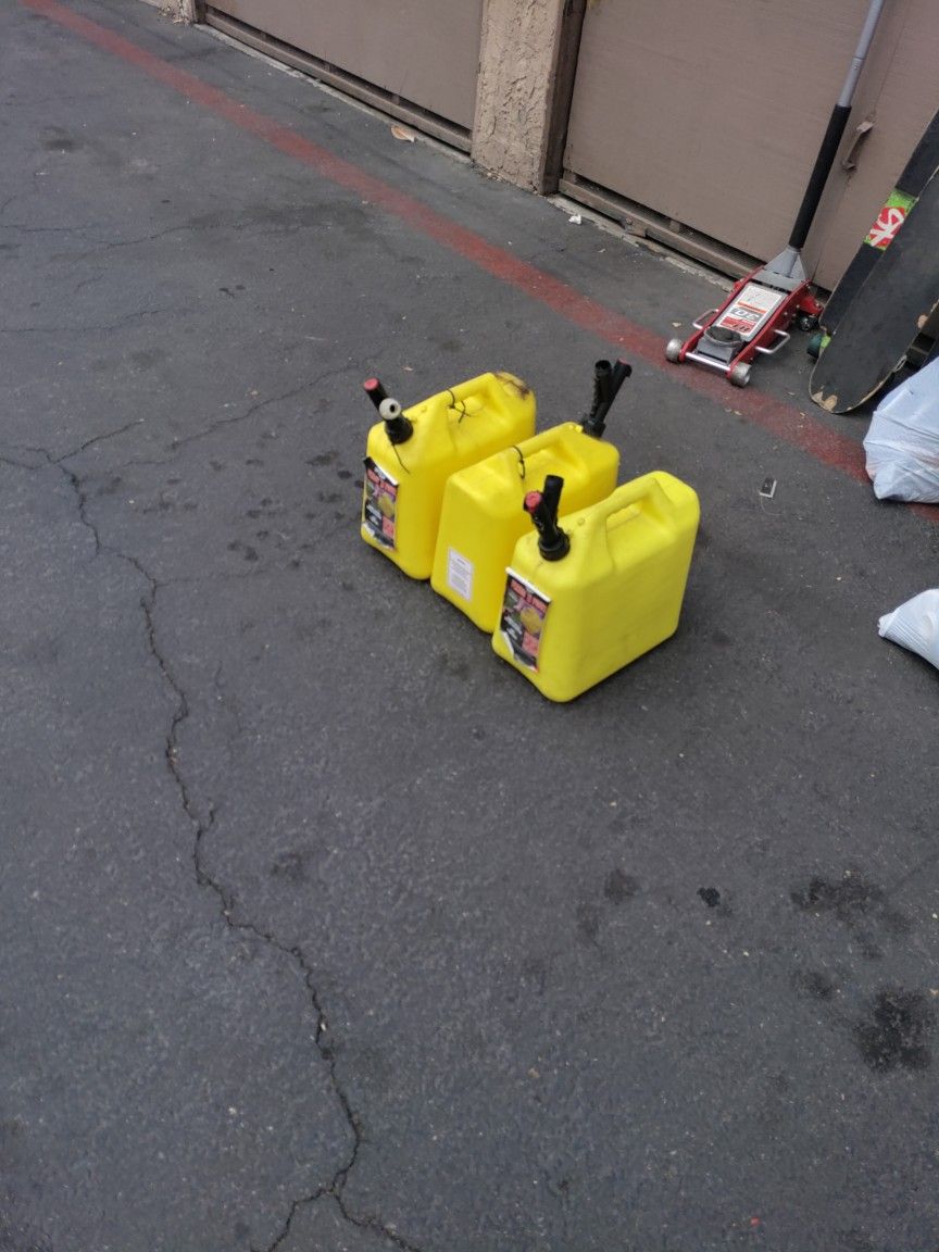 Diesel Plastic 5 Gal CAN