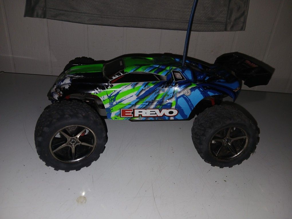 Traxxas E-Revo 1/16