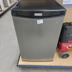 Danby compact refrigerator