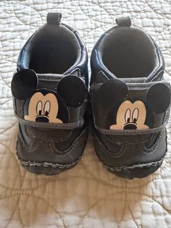 Disney Mickey Mouse Baby Shoes sz 4
