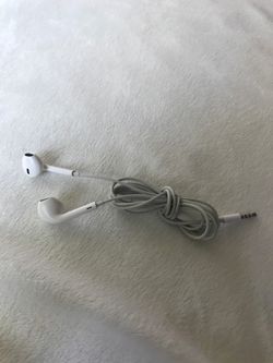 Apple EarPods with jack adapter