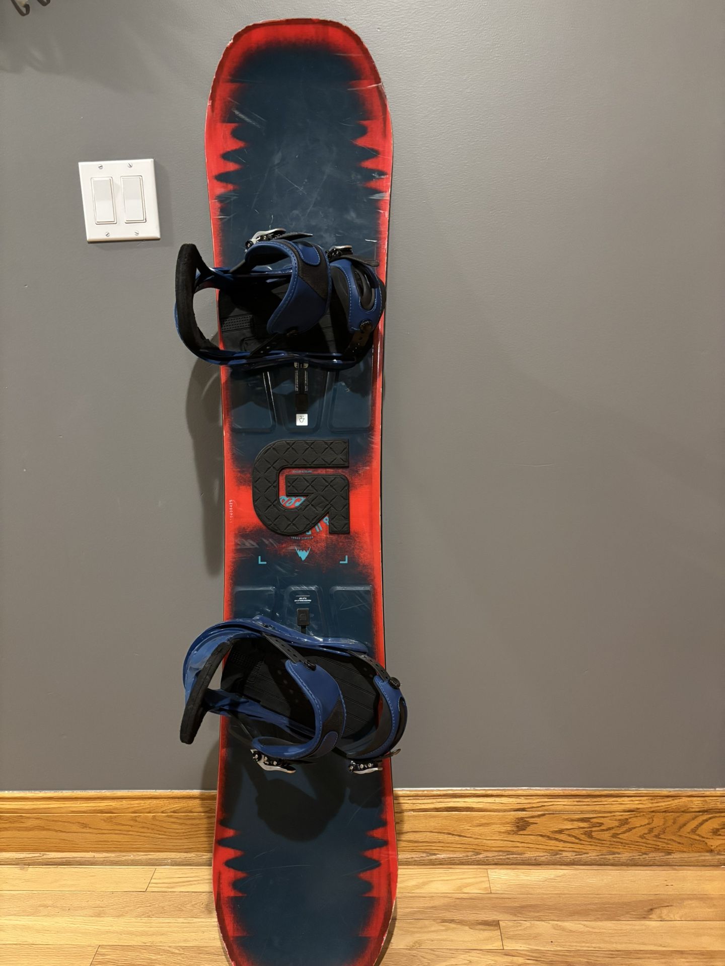 Burton Snowboard 142 and Men's Shoes Size 9