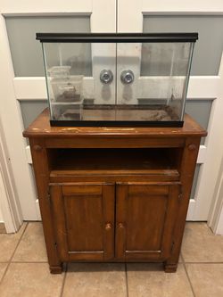 Tank with stand