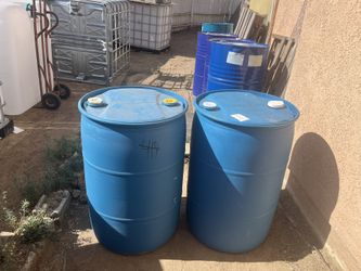 55 Gallon Plastic Drums Close Top $20 Each
