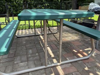 Lifetime Picnic Table