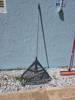 Large Leaf Rake with Long Handle