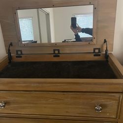 Gavetero con Espejo- Dresser with Mirror