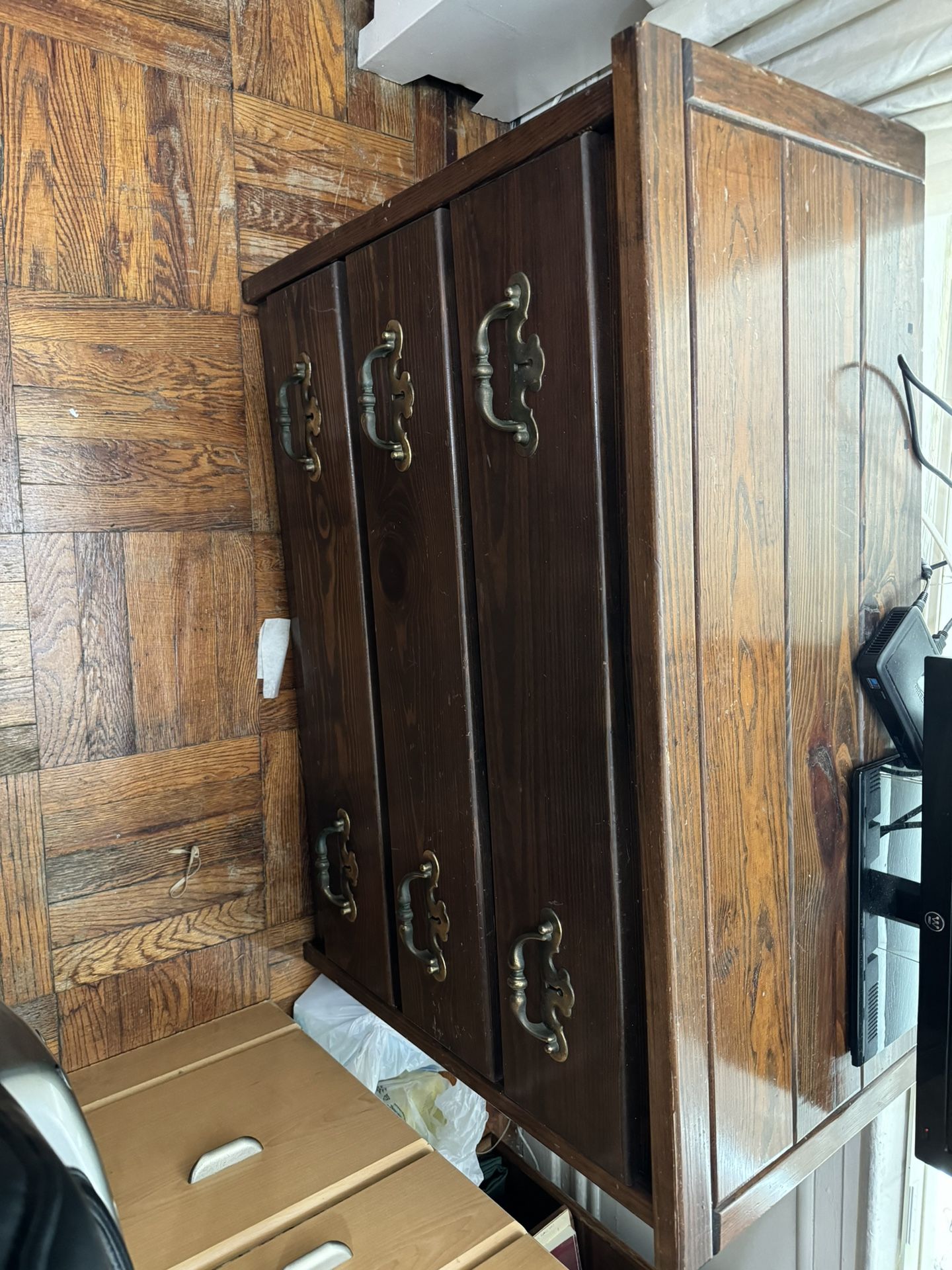 Matching Dressers And Nightstand Set