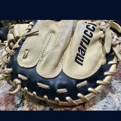 Marucci Ascension 32.5" Baseball Catcher's Mitt: MFG2AS225C1 righthand thrower.
