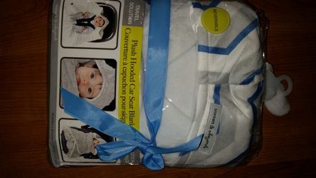 Plush hooded car seat blanket