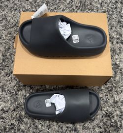 Slate Gray Yeezy Slides