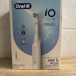 Oral-B iO Series 3 Rechargeable Electric Toothbrush - Matte White