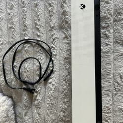 Xbox Series One S, 2 Controllers, Batterys For White