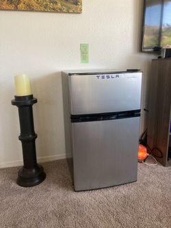 Insignia mini fridge 3.1 $140 Best Buy AWESOME