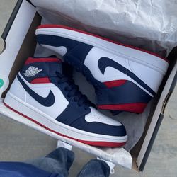 Jordan 1 Mids Size 9.5 Used Twice $85 Pick Up Only Moving Selling A lot Of My Shoes Moving Next Week 