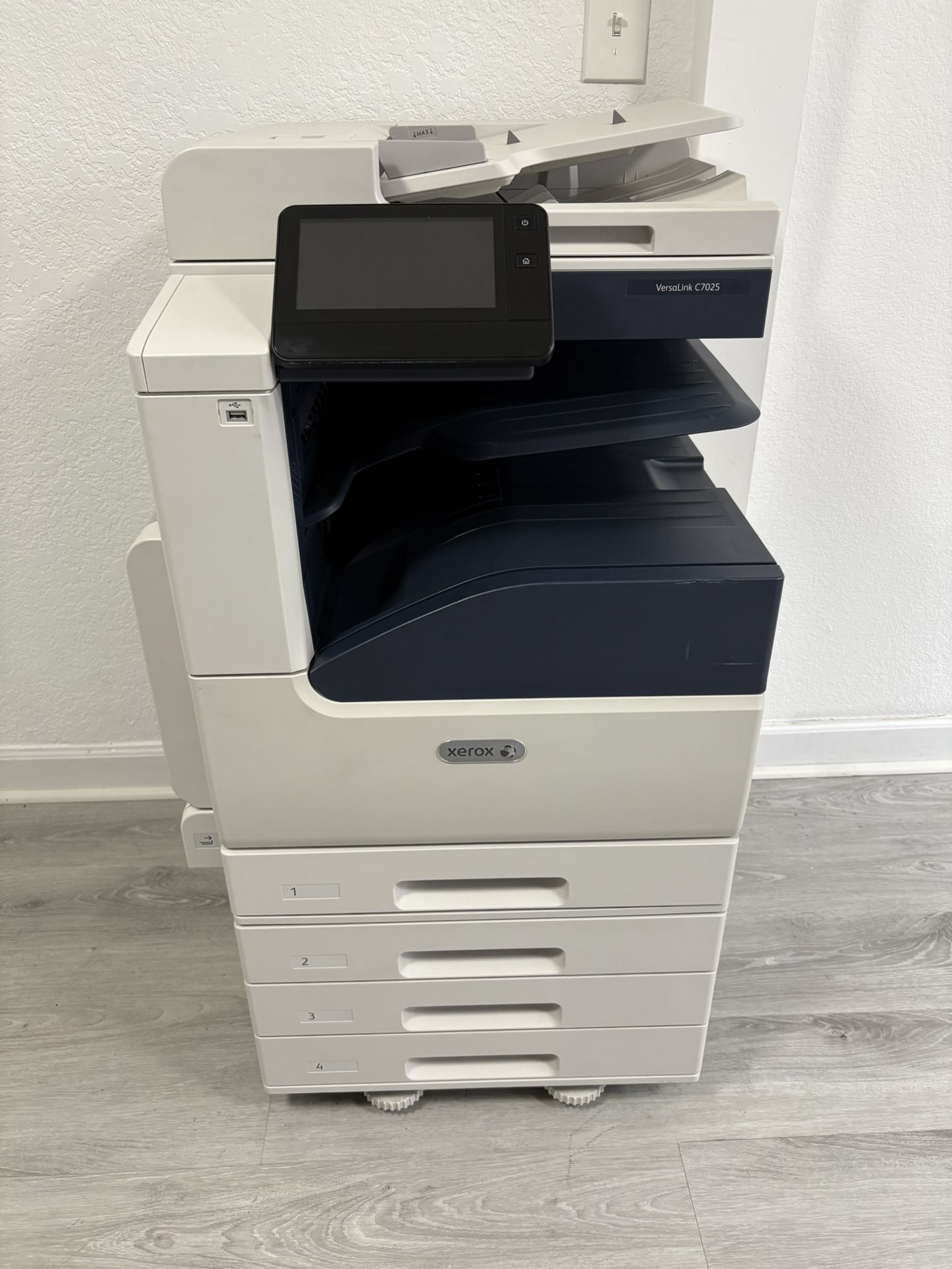 Xerox VersaLink C7025 Color Multifunction Printer – (Delivery, Setup & 1-Year Warranty Included)