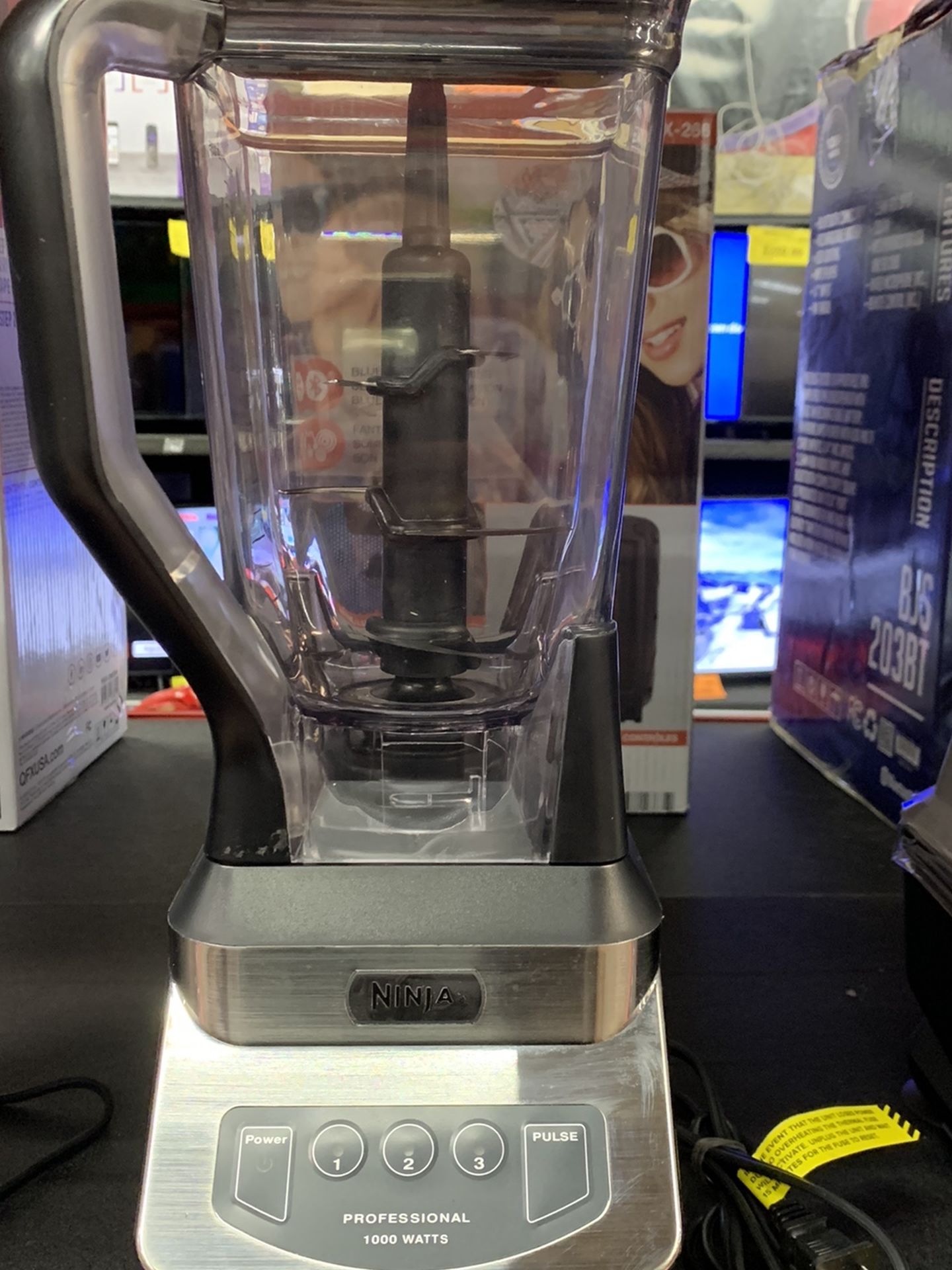 Ninja® NJ600 Professional Blender
