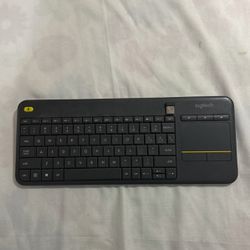 Logitech K400 Plus Bluetooth Keyboard 