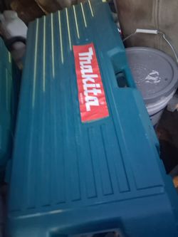 Makita HM1304B 35-pound Demolition Hammer / Jackhammer