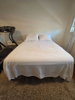 Queen Hybrid Mattress + 16" Zinus Platform Bed Frame – Like New Guest Room Set