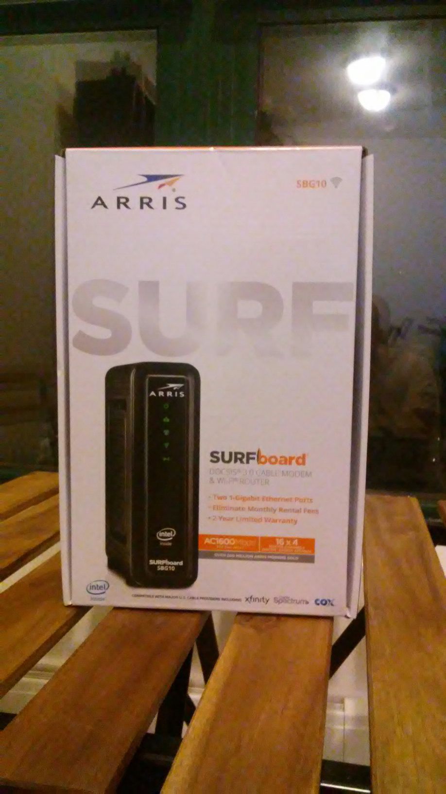 2-in-1 Arris Surfboard SBG10 Cable Modem & Router