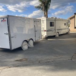 31 Foot Winnebago With Enclosed Trailer