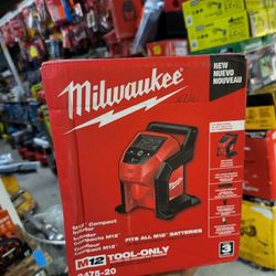 MILWAUKEE M12 CORDLESS INFLATOR $110 